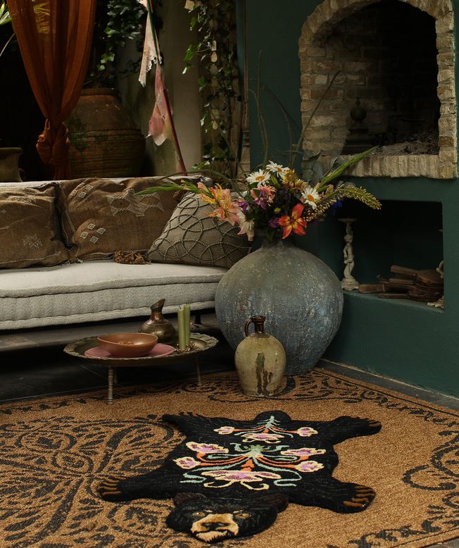 Blooming black bear rug small