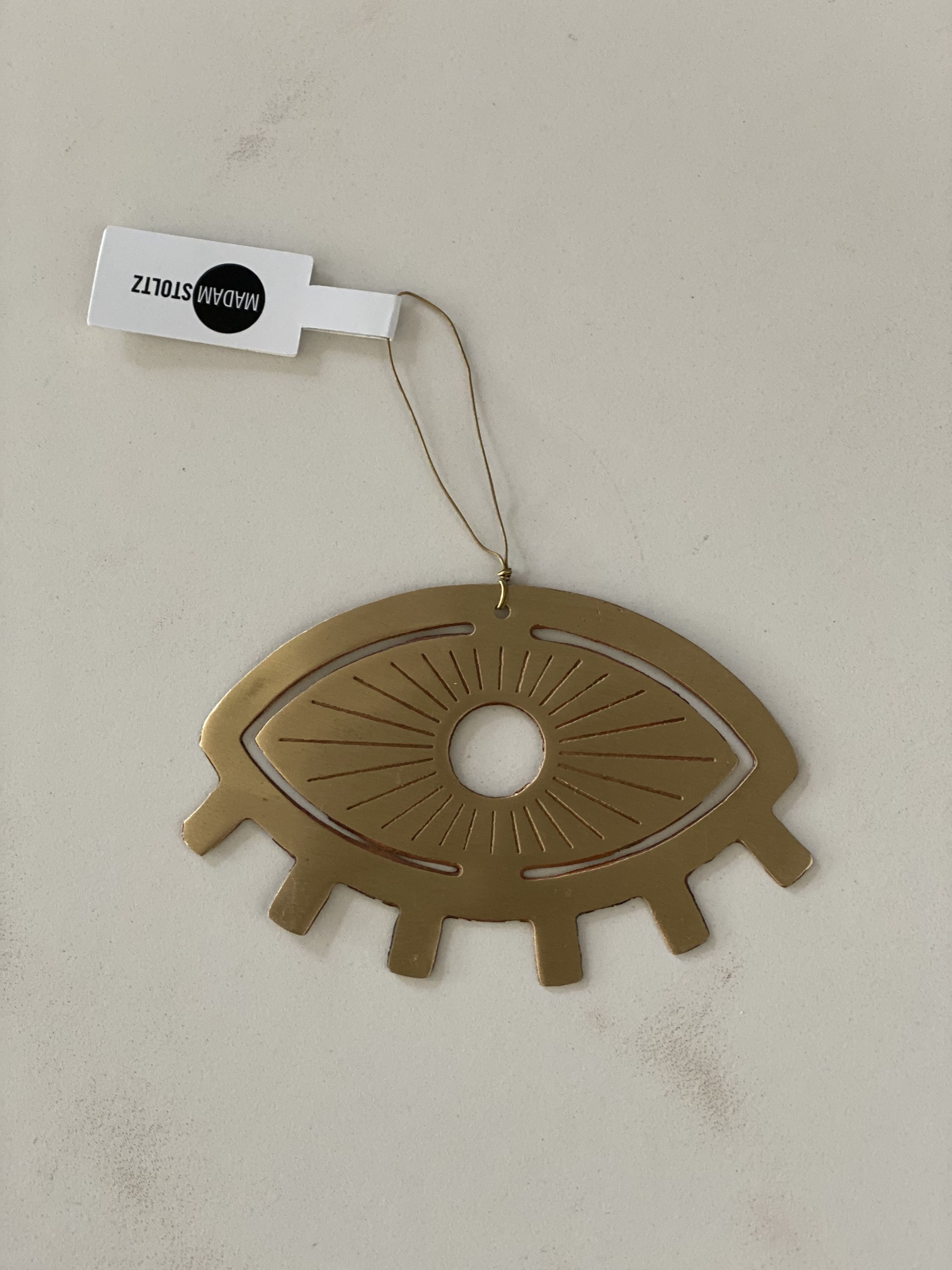 oeil hanging 